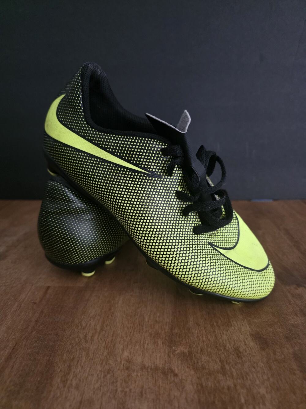NIKE BRAVATA II FG "NEON VOLT/BLACK" KIDS' SOCCER CLEATS Size 5.5Y